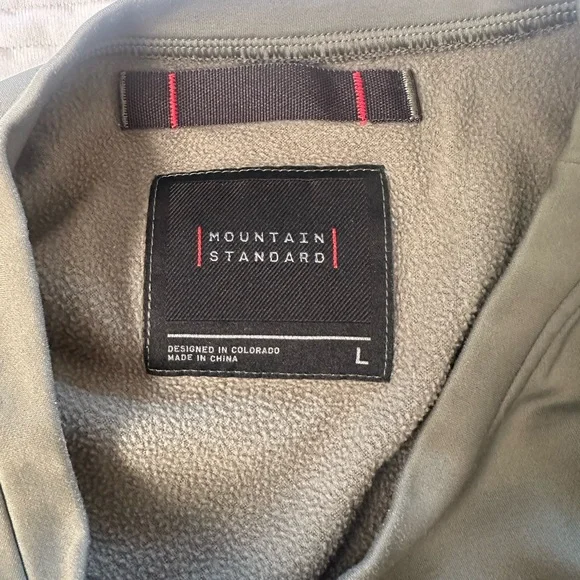 Mountain Standard Olive Green Pullover - Picture 6 of 8